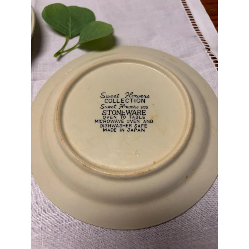 Vintage Sweet Flowers‎ Stoneware Plates- Set of 2
